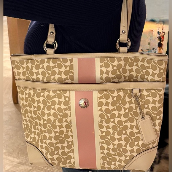 Coach handbag 2fer - Picture 11 of 14